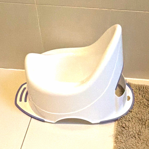 White oval toilet - white, training